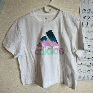 Adorable NWOT cropped ADIDAS t-shirt.
